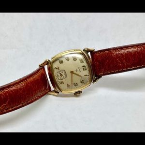 MENS Vintage 1940s USA ELGIN Watch 15J Mechanical